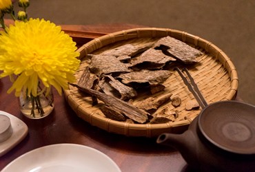 Tiệc trà Mùa Thu: Thưởng Trầm Hương – Nghe Cổ Cầm