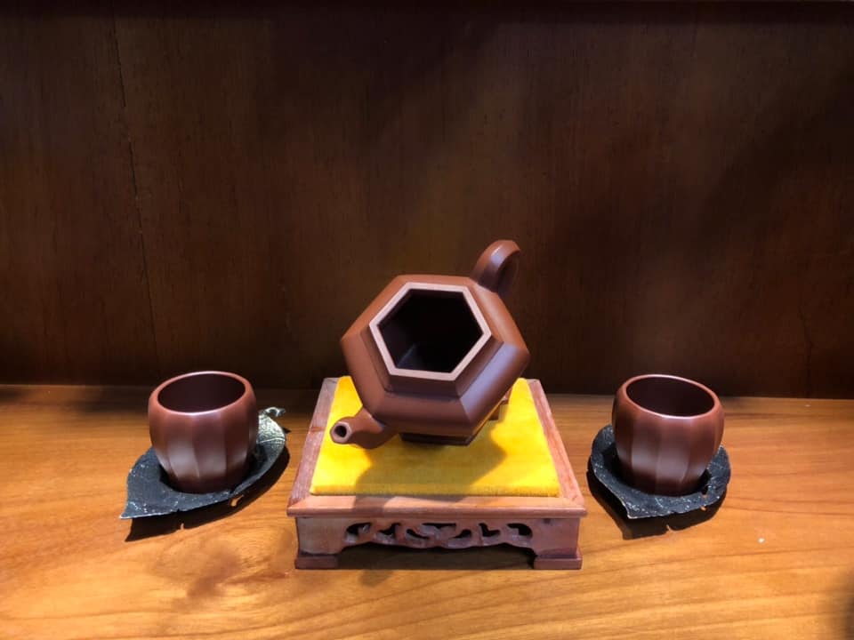 ẤM LỤC PHƯƠNG CUNG ĐĂNG