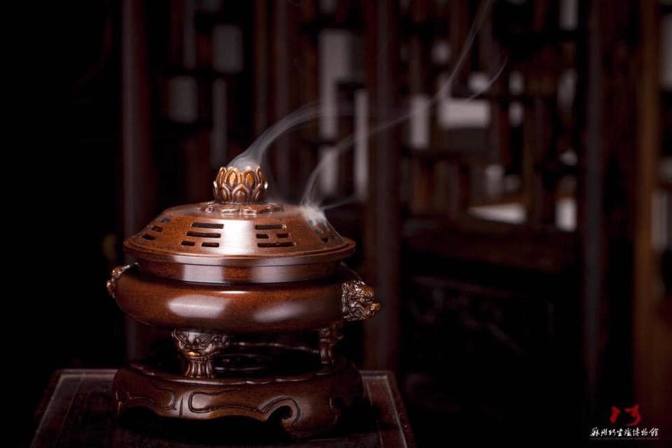 Lư Trầm Đồng  Thương hiệu: Trần Xảo Sanh【陈巧生】  Tên Lư: Sư Nhĩ Bát Quái Huân Lô