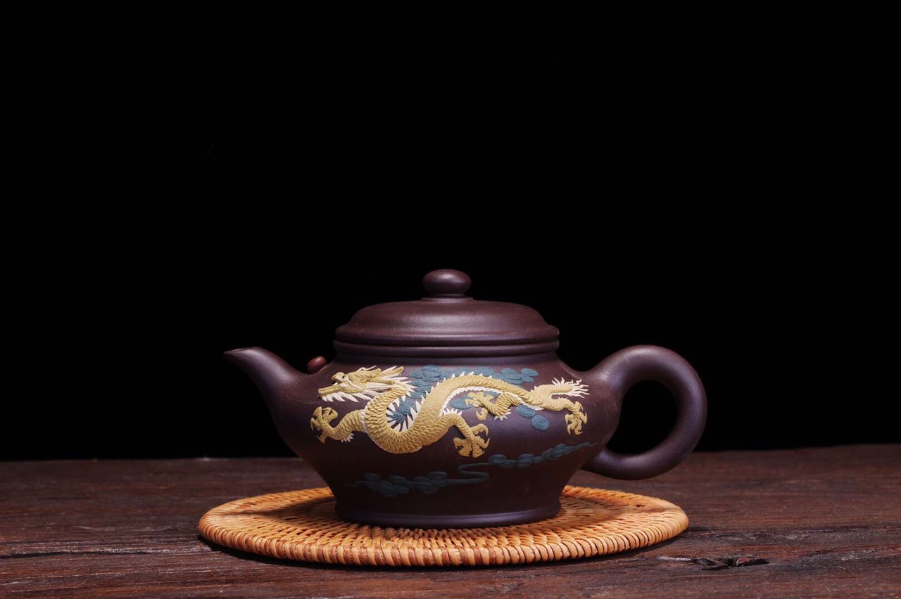 SONG LONG TRANH CHÂU