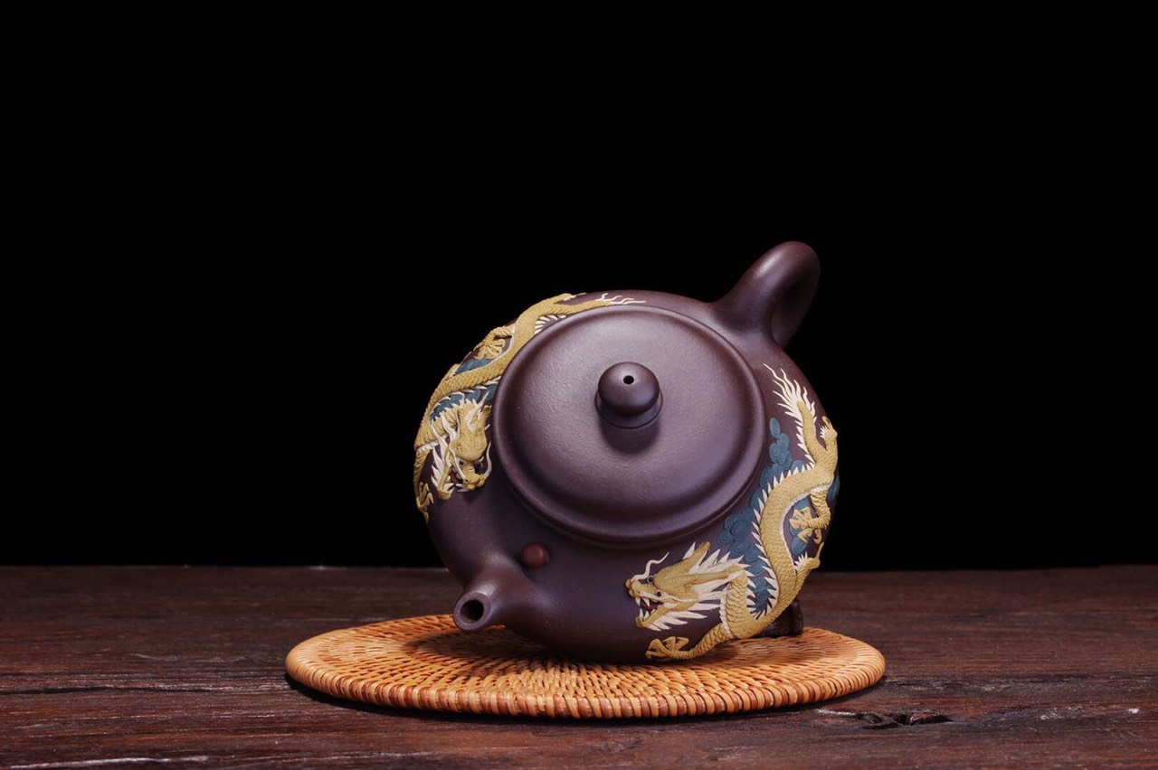 SONG LONG TRANH CHÂU